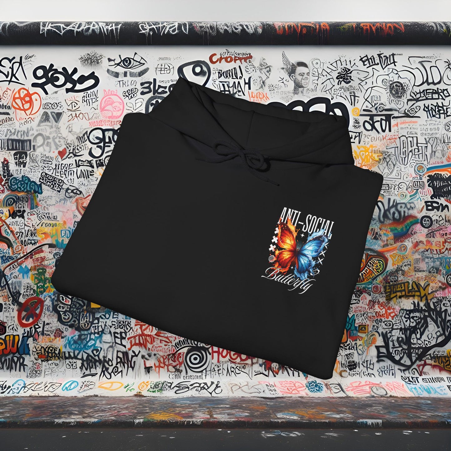 Anti-Social Butterfly Hoodie - Unisex Heavy Blend™, Graphic Sweatshirt for Streetwear Lovers, Perfect Gift for Creatives, Unique Style [...]